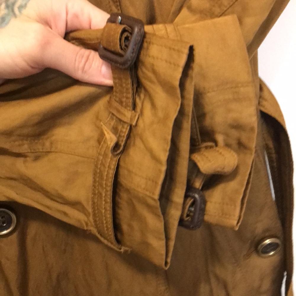 💥sold 💥BURBERRY Iridescent Trench Coat - (size US6) - Picture 16 of 17